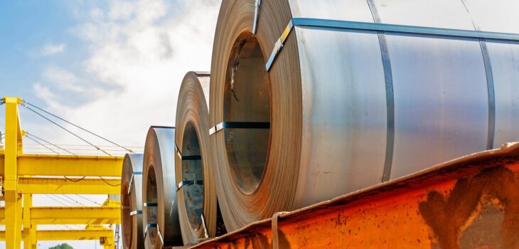 Medidas proteccionistas de la UE y el Mecanismo de Ajuste en Frontera del Carbono (CBAM) contribuirán al alza de los precios del acero