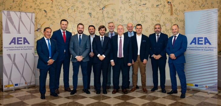 La patronal del aluminio se reúne con el Ministro de Industria y Turismo para abordar los desafíos del sector