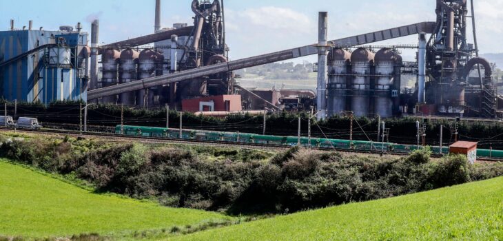 Ecologistas en Acción exige a ArcelorMittal descarbonizar su producción en Asturias
