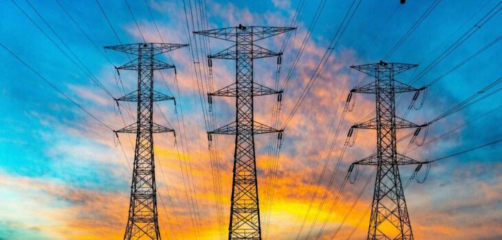Eléctricas alertan de retrasos medios de hasta 7 años en infraestructuras clave de la planificación eléctrica