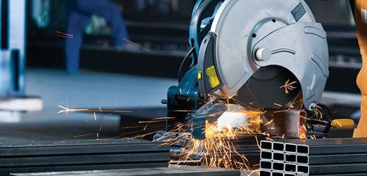 La industria auxiliar del metal continúa por debajo de las grandes compañías en salarios y condiciones