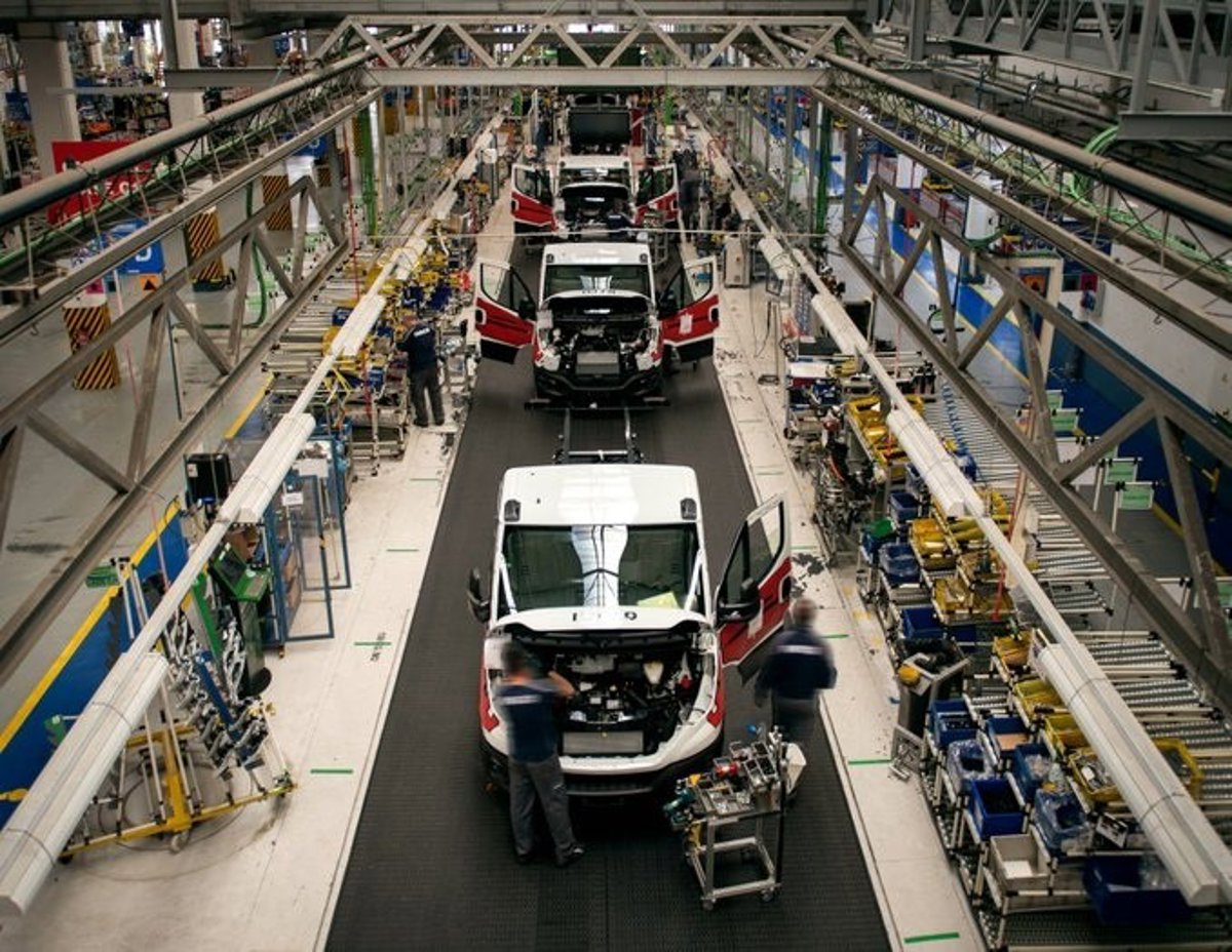 La incertidumbre geopolítica frena el avance del sector de bienes industriales en Europa