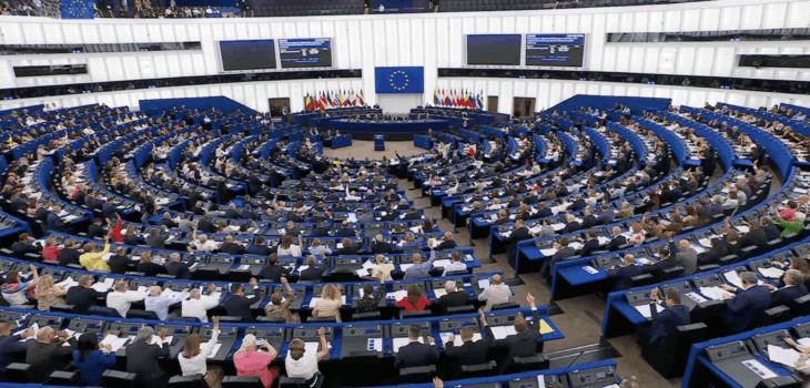 El Parlamento Europeo fija en 5 toneladas el umbral del CBAM para el aluminio respaldando la propuesta de la industria española
