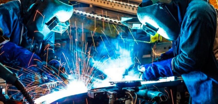 En julio, aumenta la producción en el sector del metal
